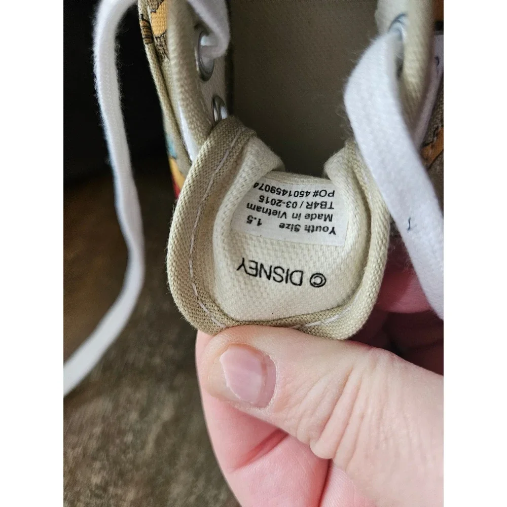 NWT! Vans Kids Authentic Winnie the Pooh Cartoon Canvas Sneakers Youth Size 1.5 - Picture 5 of 5